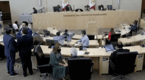 Diputados del PAN se manifiestan en contra de que el congreso sesione dos veces a la semana Diputados del PAN se manifiestan en contra de que el congreso sesione dos veces a la semana