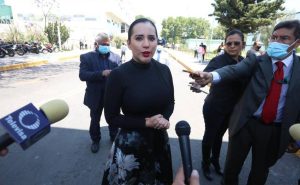 Sandra Cuevas se disculpa públicamente y es restituida como alcaldesa Sandra Cuevas se disculpa públicamente y es restituida como alcaldesa