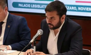 El diputado priista Carlos Miguel Aysa Damas anuncia que votará a favor de la reforma eléctrica de AMLO El diputado priista Carlos Miguel Aysa Damas anuncia que votará a favor de la reforma eléctrica de AMLO