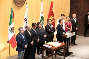 Hasta el domingo la discusión del dictamen de la reforma eléctrica; el pretexto de Morena: “para que lo conozcan los diputados” Hasta el domingo la discusión del dictamen de la reforma eléctrica; el pretexto de Morena: “para que lo conozcan los diputados”