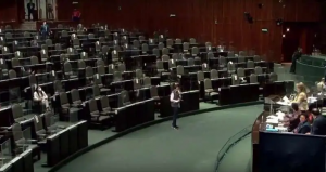 DE UNA DESEABLE PARALISIS LEGISLATIVA DE TEMAS CONSTITUCIONALES DE UNA DESEABLE PARALISIS LEGISLATIVA DE TEMAS CONSTITUCIONALES