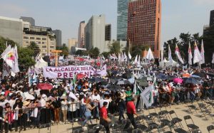 En CDMX, cierran ambos sentidos de Reforma por mitin en Monumento a la Revolución En CDMX, cierran ambos sentidos de Reforma por mitin en Monumento a la Revolución