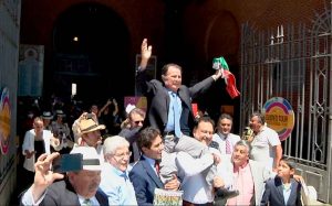 Eloy Cavazos vuelve a salir en hombros por la puerta grande de Las Ventas, a 50 años de su hazaña Eloy Cavazos vuelve a salir en hombros por la puerta grande de Las Ventas, a 50 años de su hazaña