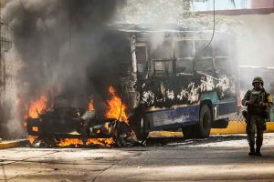 DE UN ESTADO DENTRO DE OTRO DE UN ESTADO DENTRO DE OTRO