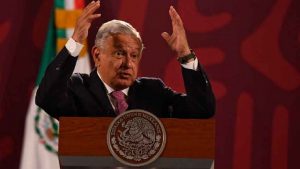 AMLO responde a Monreal: La gente en Morena ya no quiere dirigentes sin ideales AMLO responde a Monreal