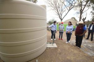 Entregan sistema de captación de agua en comunidades Entregan sistema de captación de agua en comunidades