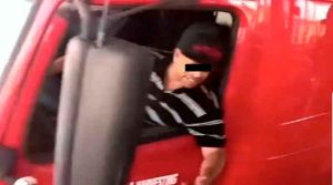 Chofer del tráiler en el que murieron migrantes en Texas fingió ser una víctima para no ser juzgado Chofer del tráiler en el que murieron migrantes en Texas fingió ser una víctima para no ser juzgado