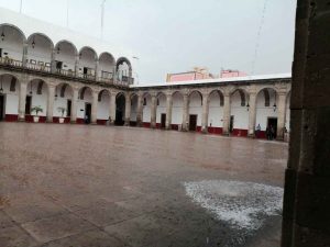 Sorprende lluvia a Irapuatenses Sorprende lluvia a Irapuatenses
