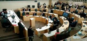 $2.4 millones, sueldo anual bruto de cada diputado local; desde marzo se aumentaron $5,868.00 al mes $2.4 millones, sueldo anual bruto de cada diputado local; desde marzo se aumentaron $5,868.00 al mes