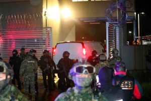 Trasladan a caro quintero a penal federal del altiplano Trasladan a caro quintero a penal federal del altiplano