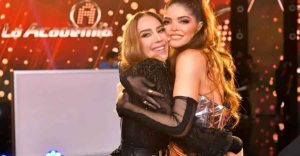 Mónica Naranjo ‘pide’ matrimonio a Ana Bárbara en ‘La Academia’ Mónica Naranjo ‘pide’ matrimonio a Ana Bárbara en ‘La Academia’