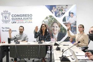 Analizan iniciativas de reforma a la Constitución Política para el Estado de Guanajuato Analizan iniciativas de reforma a la Constitución Política para el Estado de Guanajuato