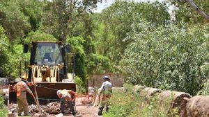 Supervisa Navarro obra en Antiguo Camino a Marfil Supervisa Navarro obra en Antiguo Camino a Marfil