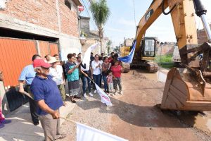Arrancan pavimentación de calles en colonias Arrancan pavimentación de calles en colonias