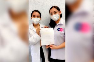 Trabajadora social del Hospital Comunitario de Las Joyas de León fue acreedora a un galardón nacional. Trabajadora social del Hospital Comunitario de Las Joyas de León fue acreedora a un galardón nacional.