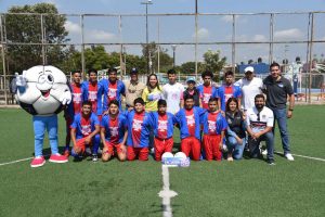 Entregan uniformes a jóvenes para torneo ‘liga por la paz’ Entregan uniformes a jóvenes para torneo ‘liga por la paz’