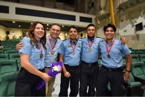 Reconoce Navarro a las bomberas y los bomberos de la Capital Reconoce Navarro a las bomberas y los bomberos de la Capital