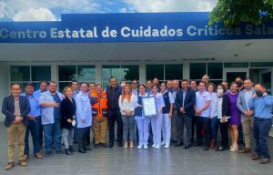 El Centro Estatal de Cuidados Críticos de Salamanca recibe un reconocimiento por la atención de pacientes COVID-19 extremadamente graves. El Centro Estatal de Cuidados Críticos de Salamanca recibe un reconocimiento por la atención de pacientes COVID-19 extremadamente graves.