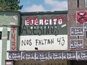 Vandalizan instalaciones militares por Caso Ayotzinapa Vandalizan instalaciones militares por Caso Ayotzinapa