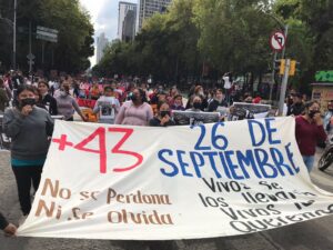 Marchan por caso Ayotzinapa de forma «pacifica» Marchan por caso Ayotzinapa de forma «pacifica»