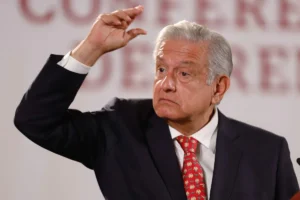 AMLO buscará nueva consulta popular sobre presencia del ejército en las calles AMLO buscará nueva consulta popular sobre presencia del ejército en las calles