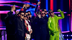 Grupo Firme arrasó en los Premios Billboard Grupo Firme arrasó en los Premios Billboard