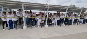 Grupos «Las Visiones Canhelob» y «Colibrís» entregan obra que beneficiarán a familiares de pacientes del Hospital Materno Infantil de Irapuato. Grupos «Las Visiones Canhelob» y «Colibrís» entregan obra que beneficiarán a familiares de pacientes del Hospital Materno Infantil de Irapuato.