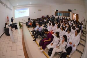 Se suman estudiantes de la Universidad Quetzalcóatl a la estrategia Planet Youth. Se suman estudiantes de la Universidad Quetzalcóatl a la estrategia Planet Youth.
