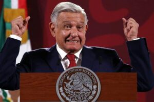 AMLO “Destapa” a candidatos de oposición para el 2026 AMLO “Destapa” a candidatos de oposición para el 2026