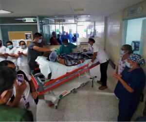 Uriangatense de 21 años donó su hígado para un paciente del Hospital La Raza en la Ciudad de México. Uriangatense de 21 años donó su hígado para un paciente del Hospital La Raza en la Ciudad de México.