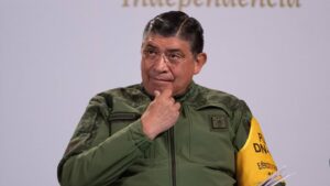 Sandoval no dará explicación de hackeo a SEDENA; AMLO pide no darle importancia Sandoval no dará explicación de hackeo a SEDENA; AMLO pide no darle importancia