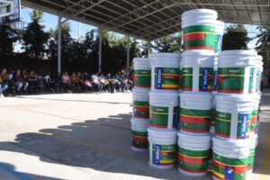 ENTREGAN PINTURA A ESCUELAS EN IRAPUATO ENTREGAN PINTURA A ESCUELAS EN IRAPUATO