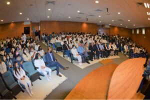 El uso de alcohol en menores es un problema de salud pública grave: secretario de salud ante estudiantes de universidades de Celaya. El uso de alcohol en menores es un problema de salud pública grave: secretario de salud ante estudiantes de universidades de Celaya.