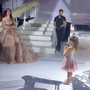 María Fernanda hija del «Canelo» le canta a su hermana María Fernanda hija del «Canelo» le canta a su hermana