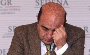 Murillo Karam en terapia intensiva tras operación Murillo Karam en terapia intensiva tras operación