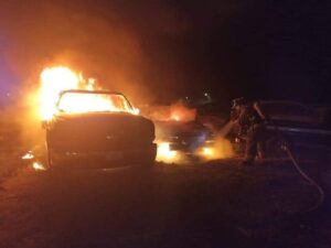 Incendian vehículos en varios municipios de Guanajuato Incendian vehículos en varios municipios de Guanajuato