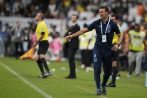 Lionel Scaloni sufre la derrota de Argentina: ‘Es un día triste, difícil de asimilar’ Lionel Scaloni sufre la derrota de Argentina: ‘Es un día triste, difícil de asimilar’
