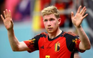 Durante la victoria ante Canadá, De Bruyne y Toby Alderweireld tuvieron una discusión en el terreno de juego. Durante la victoria ante Canadá, De Bruyne y Toby Alderweireld tuvieron una discusión en el terreno de juego.