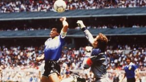 Subastarán balón de Maradona del Gol del Siglo y la Mano de Dios, mínimo en 3.5 mdd Subastarán balón de Maradona del Gol del Siglo y la Mano de Dios, mínimo en 3.5 mdd
