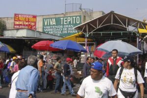 Obligan a comerciantes de Tepito, a acudir a la marcha de AMLO Obligan a comerciantes de Tepito, a acudir a la marcha de AMLO