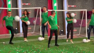 Laura G recibe balonazo en vivo Laura G recibe balonazo en vivo