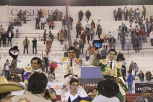 Los 3 hermanos Adame dieron espectáculo y salieron a hombros Los 3 hermanos Adame dieron espectáculo y salieron a hombros