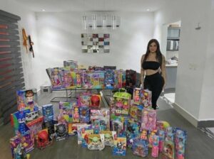 Karely Ruiz será Santa Claus, dará juguetes a niños de escasos recursos Karely Ruiz será Santa Claus, dará juguetes a niños de escasos recursos