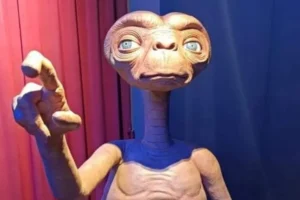 Muñeco original de «E.T. el extraterrestre» fue subastado por 2.6 millones de dólares Muñeco original de «E.T. el extraterrestre» fue subastado por 2.6 millones de dólares