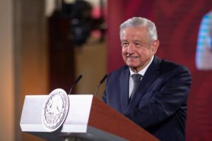 López Obrador considera «adversario» a Cárdenas tras unirse a proyecto opositor López Obrador considera «adversario» a Cárdenas tras unirse a proyecto opositor