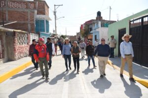IMPULSAN, MEJORAN Y TRANSFORMAN A IRAPUATO CON OBRAS PARA TODOS IMPULSAN, MEJORAN Y TRANSFORMAN A IRAPUATO CON OBRAS PARA TODOS