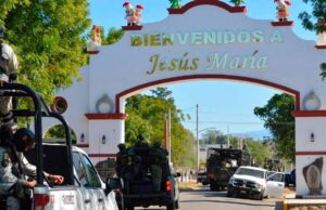 Reponen artículos a familias afectadas por detención de Ovidio Guzmán Reponen artículos a familias afectadas por detención de Ovidio Guzmán