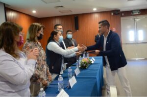 El Hospital General de León recibió la Certificación Nacional para la Clínica de Terapia Intravenosa en la colocación de Catéter Central. El Hospital General de León recibió la Certificación Nacional para la Clínica de Terapia Intravenosa en la colocación de Catéter Central.