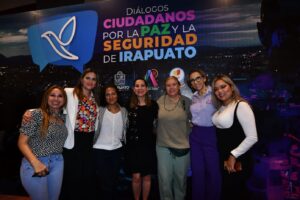 PARTICIPAN MUJERES EN LA CONSTRUCCIÓN DE PAZ PARTICIPAN MUJERES EN LA CONSTRUCCIÓN DE PAZ