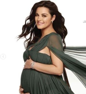 Maite Perroni posa por primera vez embarazada Maite Perroni posa por primera vez embarazada